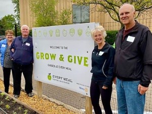 Volunteers Couples Wendy and Kent Dorholt and Sue and Dan Lehrer 